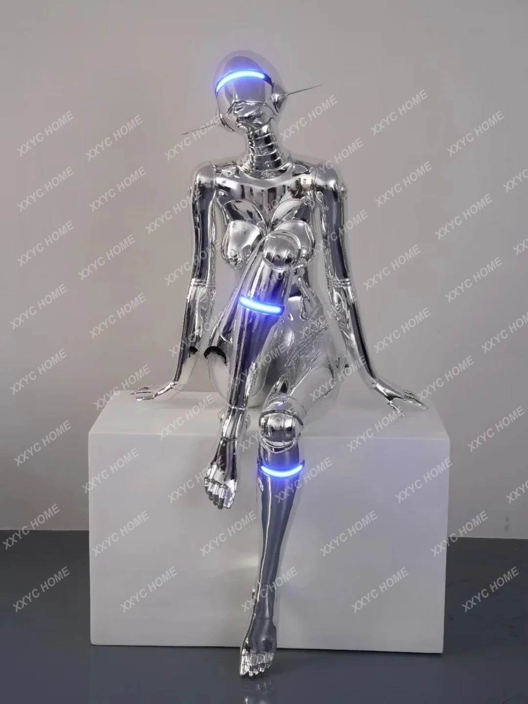 A Large-scale technology figure ornament bar KTV trend decoration