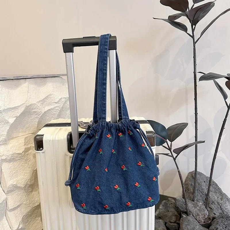 

Fashionable Trendy Crossbody Bag With Large Capacity - Unique Vintage Look, Elegant For Business Commute