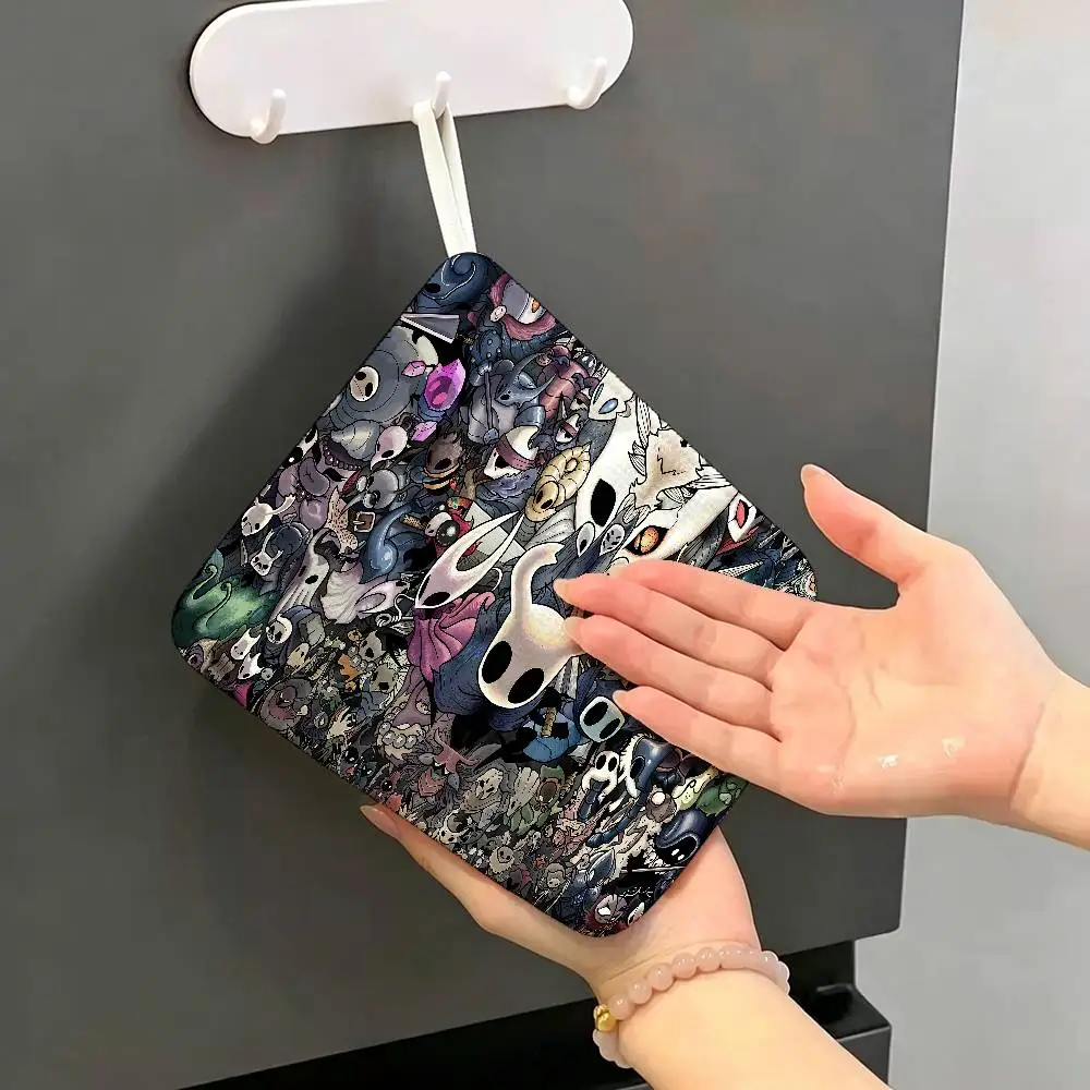 Gamer Hollow Knight Polyester Cotton Hanging Hand Towel, Super Absorbent Hand Wiping Towel for Daily Household Use