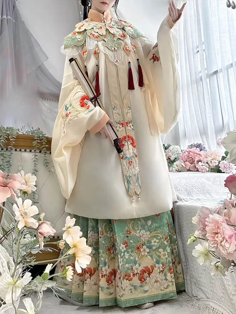 [Fanhua Qu]Ming Dynasty Hanfu women's Spring 2024 New Heavy Industry Cloud Shoulder Pipa Sleeve Horse Face Skirt Set