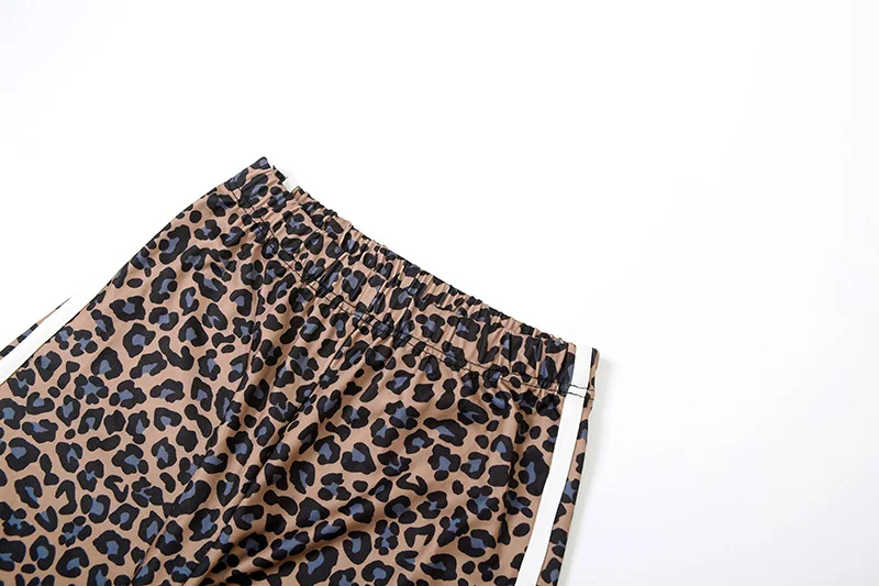ليوبارد طباعة الجانب المشارب بنطال ذو قصة أرجل واسعة النساء الخريف موضة مرونة عالية الخصر فضفاضة ملابس الشارع الشهير بنطلون قيعان