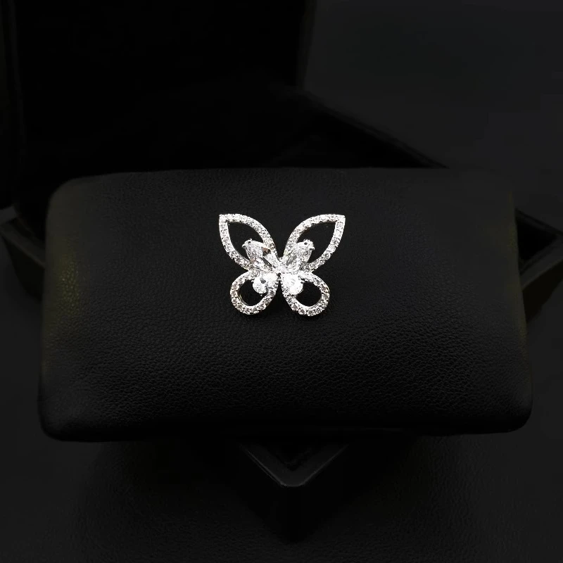 

1901 Butterfly Brooch Women Anti-Exposure Buckle Exquisite High End V-neck Collar Pin Corsage Jewelry Vintage Accessory Chic