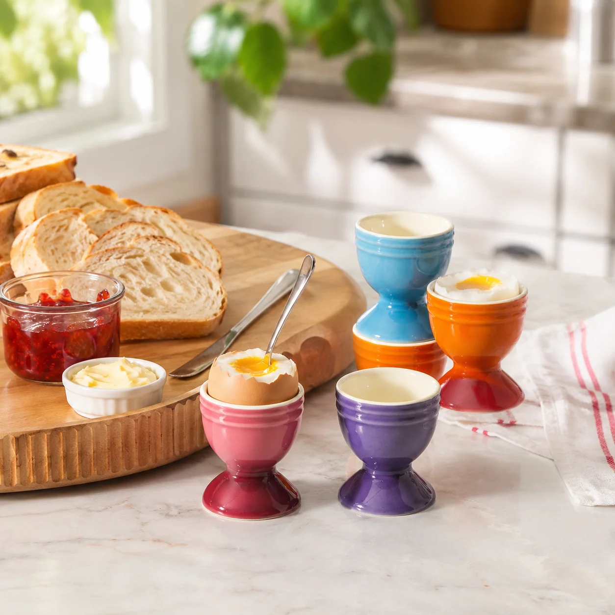 1Pc Macaron-Colored Ceramic Egg Cup Holder, Creative Ins-Style Breakfast Egg Serving Cup, Banquet Egg Base, Kitchen Gadget