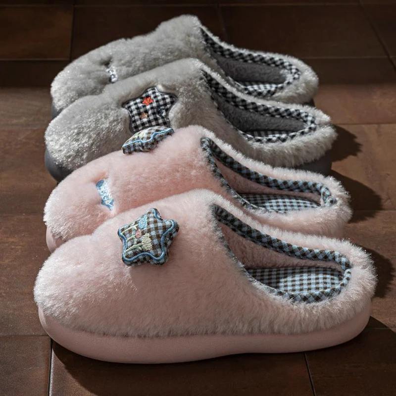 Couple Thick Sole Fluffy Fur Indoor Slippers Winter 2026 Cute Furry Star Decoration Home Slippers Comfortable Women Plush Slides
