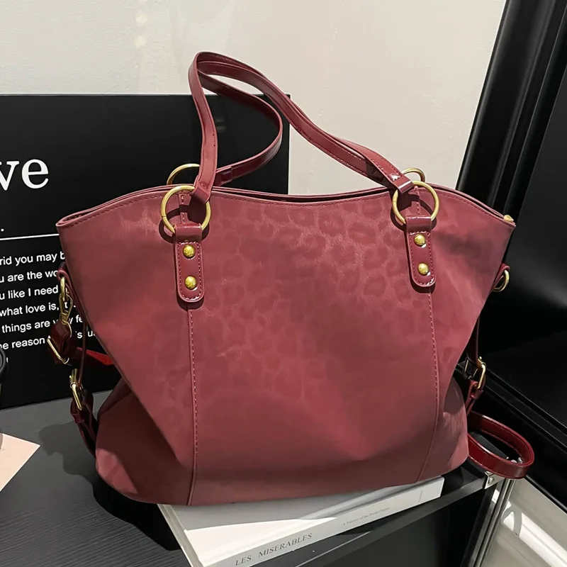 

2025 New Very Elegant Tote Bag for Women, Spacious Vintage Shoulder Bag, Retro Chic Handbag, Large Capacity and Timeless