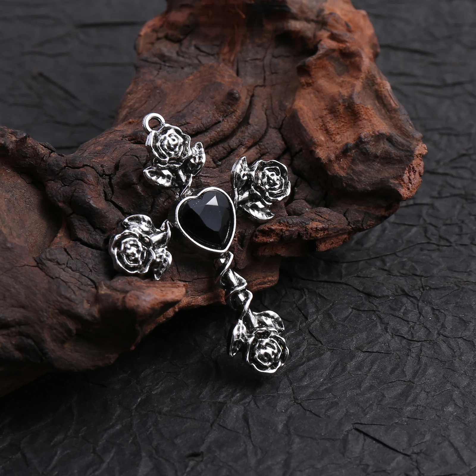 3-Piece Set of Colorful Stone Heart-Shaped Rose Cross Handmade Accessories, with Three-Dimensional Rose Winding Patterns, Unique and Versatile Design, Suitable for DIY Bracelets, Necklaces, and Earrings, Universal Accessories for Handmade Jewelry Assembly