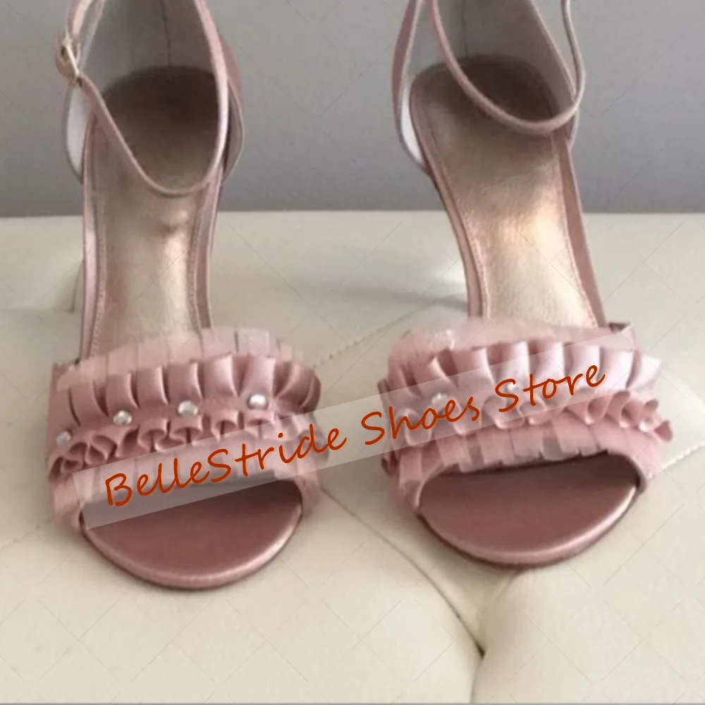 핑크 라운드 토 크리스탈 러플 샌들 버클 스트랩 여성 신발 얇은 하이힐 파티 연회 데이트 2025 여성용 신발