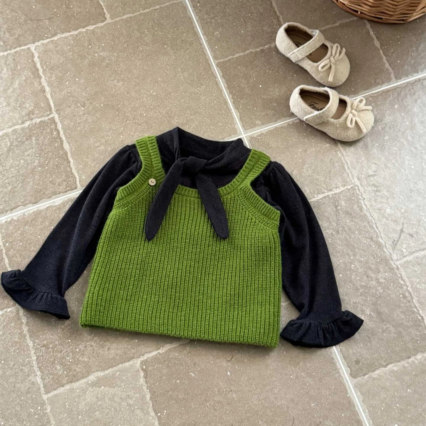 Girls Vest 2026 Autumn and Winter New Children's Clothing Korean Style Girl Baby Foreign Style Knitted Halter Vest