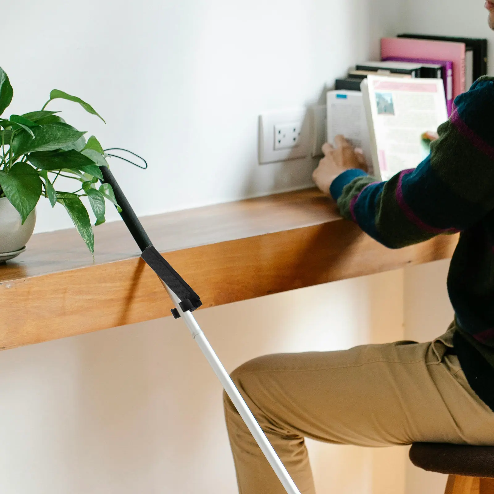 

Walking Cane Holder Clip for Table Plastic Portable Foldable 2.5cm 1 Inch Diameter Senior Mobility Crutch Management Walking