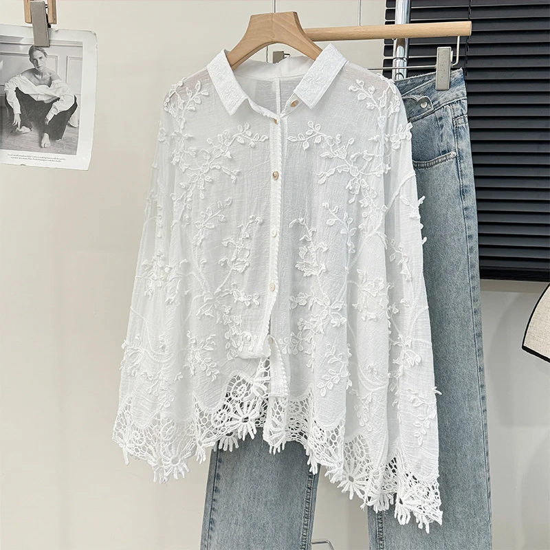 Embroidery Stereo Jacquard Gentle Blouses Single-breasted Lace Patchwork Age Reducing Blusas 2024 Spring Autumn New Chic Shirts