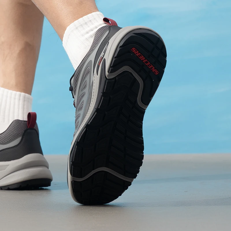 Мужские кроссовки Skechers Arch Fit для хайкинга 210471‑Gry, нескользящие, с дышащей сеткой, комфортные, для активного отдыха и треккинга.