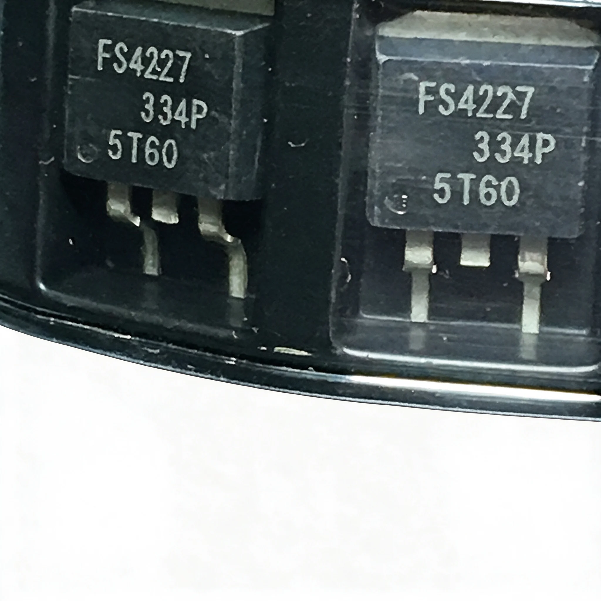 5piece IRFS4227 FS4227 200V 130A TO-263