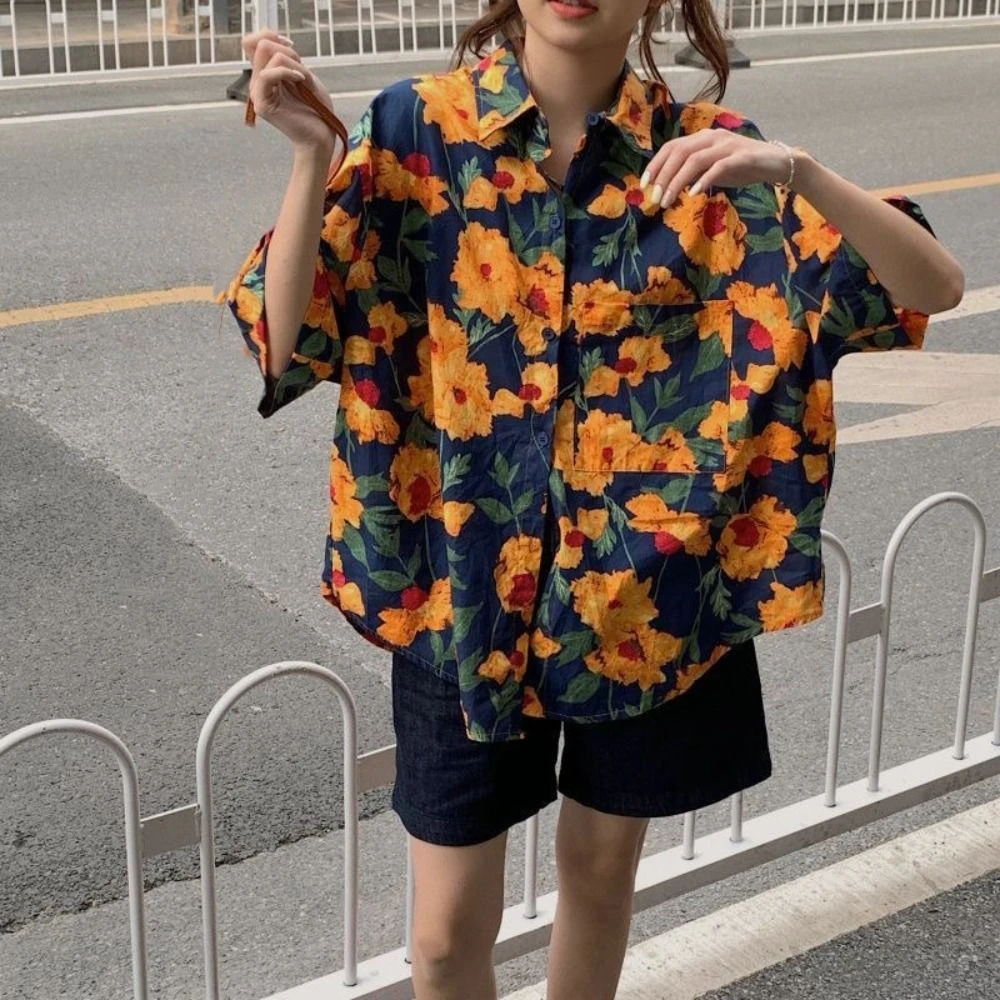 

Korean Style V-neck Floral Short Sleeve Shirts Y2K Loose Flower Blouse Women Streetwear Retro Sweet Girls Shirts Female