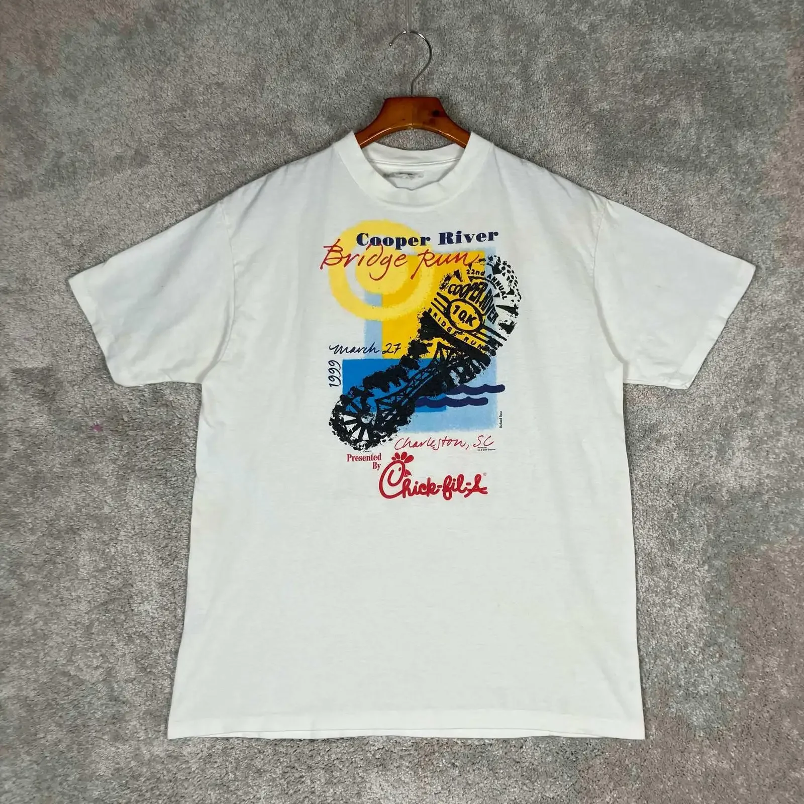 Vintage 1999 Cooper River Bridge Run T Shirt Chick fil A Piggly Wiggly White L vintage Washed Breathable homme Stylish Soft