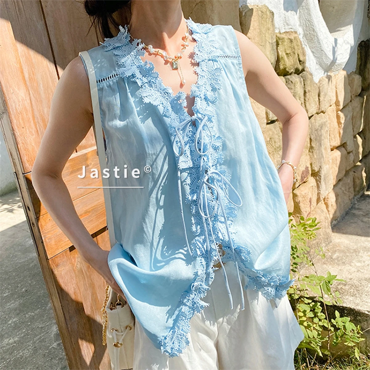 

Французская винтажная белая блузка для женщин, сексуальный топ с V-образным вырезом, вышивкой и кружевными вставками, без рукавов, шикарная ажурная хлопковая рубашка, лето 2026