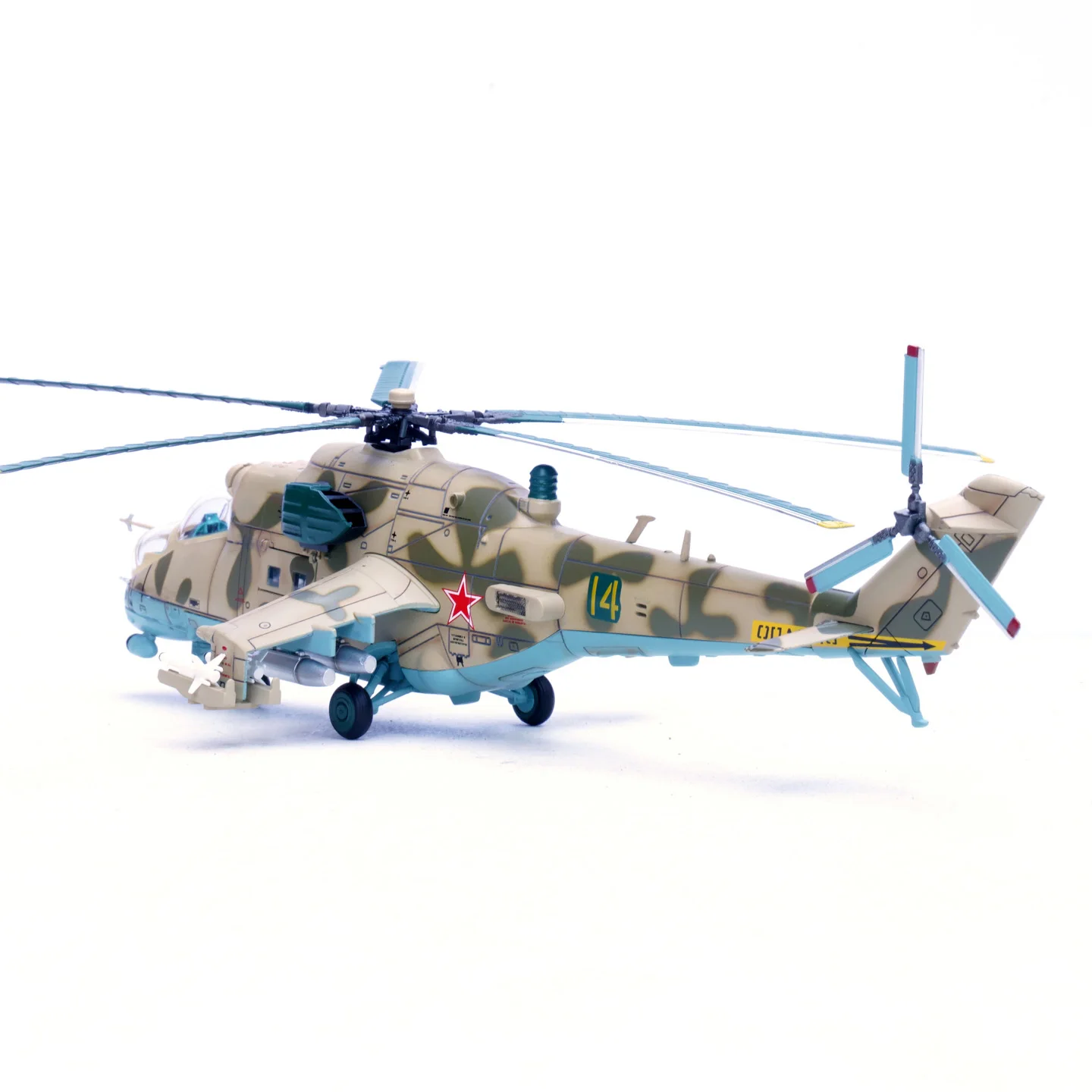 

1: 72 P14005PI Russian MI24P Mi-24 helicopter Soviet Bagram Airport 14 # static finished product model