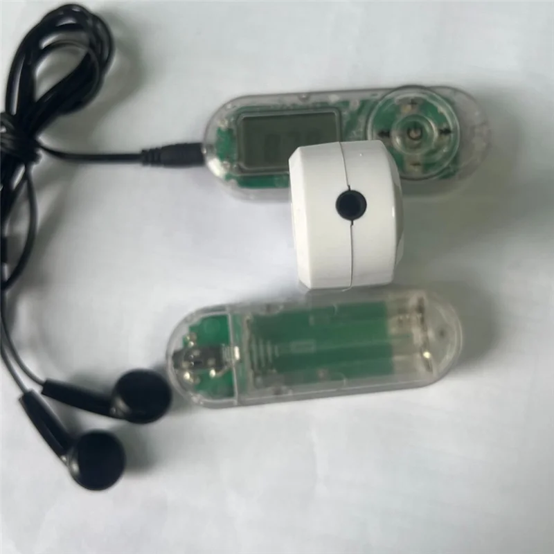 

FM Mini Pocket In-Ear Digital Display Hifi Stereo Radio Headphone Jack High Quality Audio