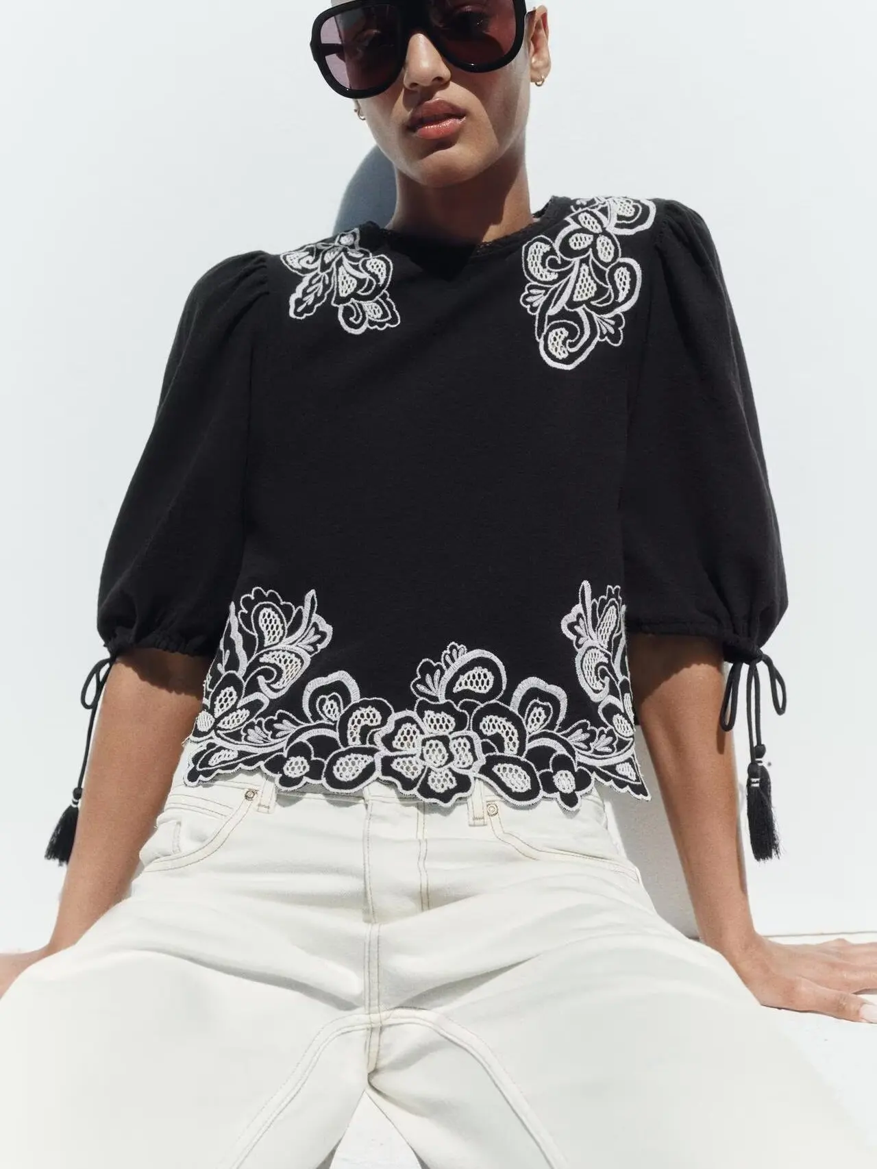 New Summer Women's Short Embroidered Bubble Sleeve round Neck Shirt Color Block Design Fashionable Casual Style 18-25 Years Old