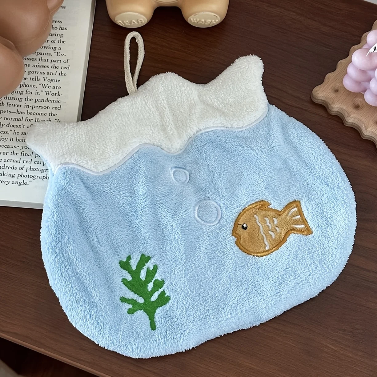 Fish Tank Cartoon Cute Coral Velvet Hand Towel Super Absorbent and Non-shedding Hanging Square Towel New Creativity Handkerchief