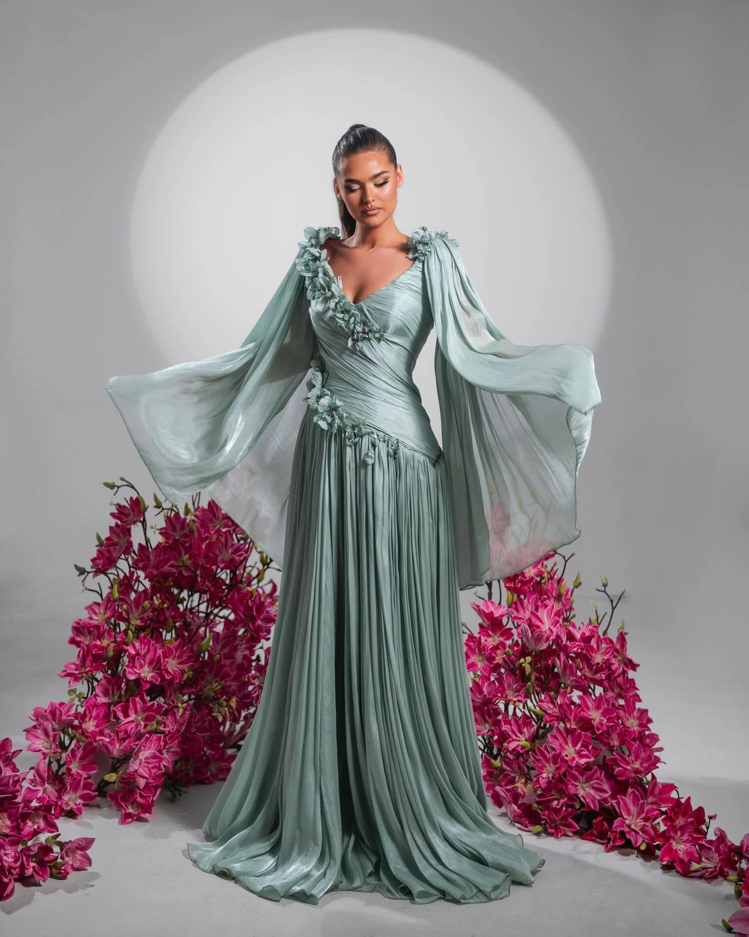 Fantasy Elegant A-Line Deep V-Neck Shawl Cape Evening Dresses Chest with Flowers Rhinestones Floor Length Formal Prom Gowns