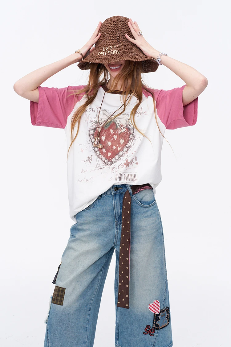 ELFSACK Women's Sweet Short Sleeve Graphic Tee with Cute Print, T-Shirt with Multiple Color Options, Loose Casual Autumn Top
