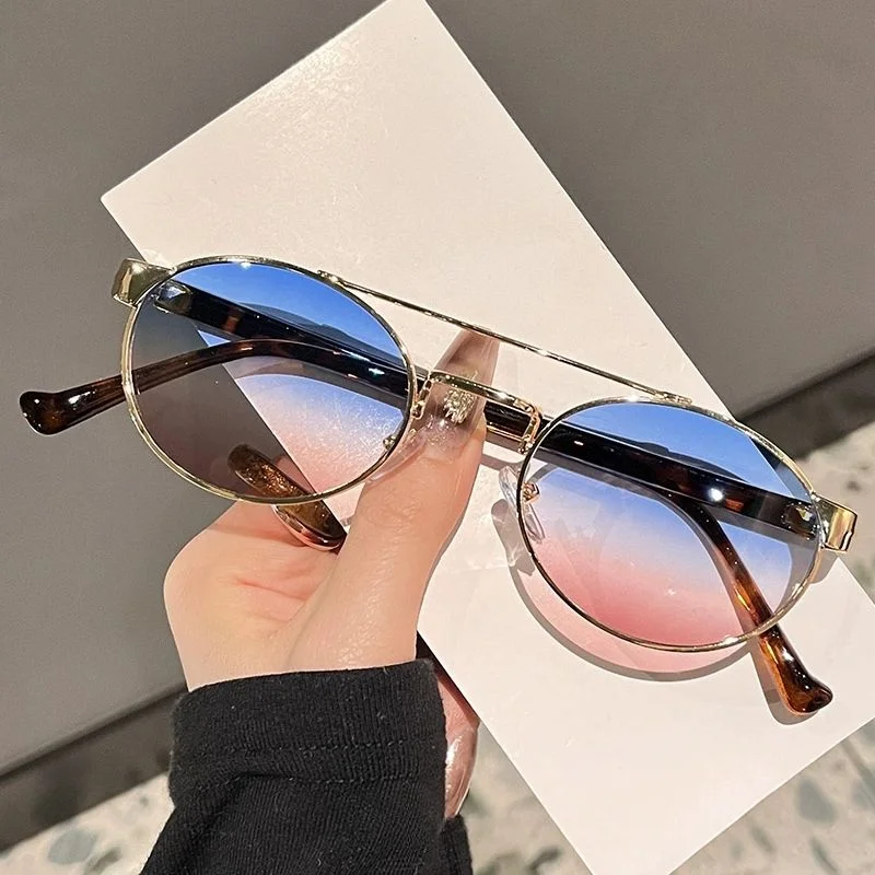 Neue Doppelbrücken-Sonnenbrille mit kleinem Rahmen und zweifarbigem ovalem Design für Damen DS-5910