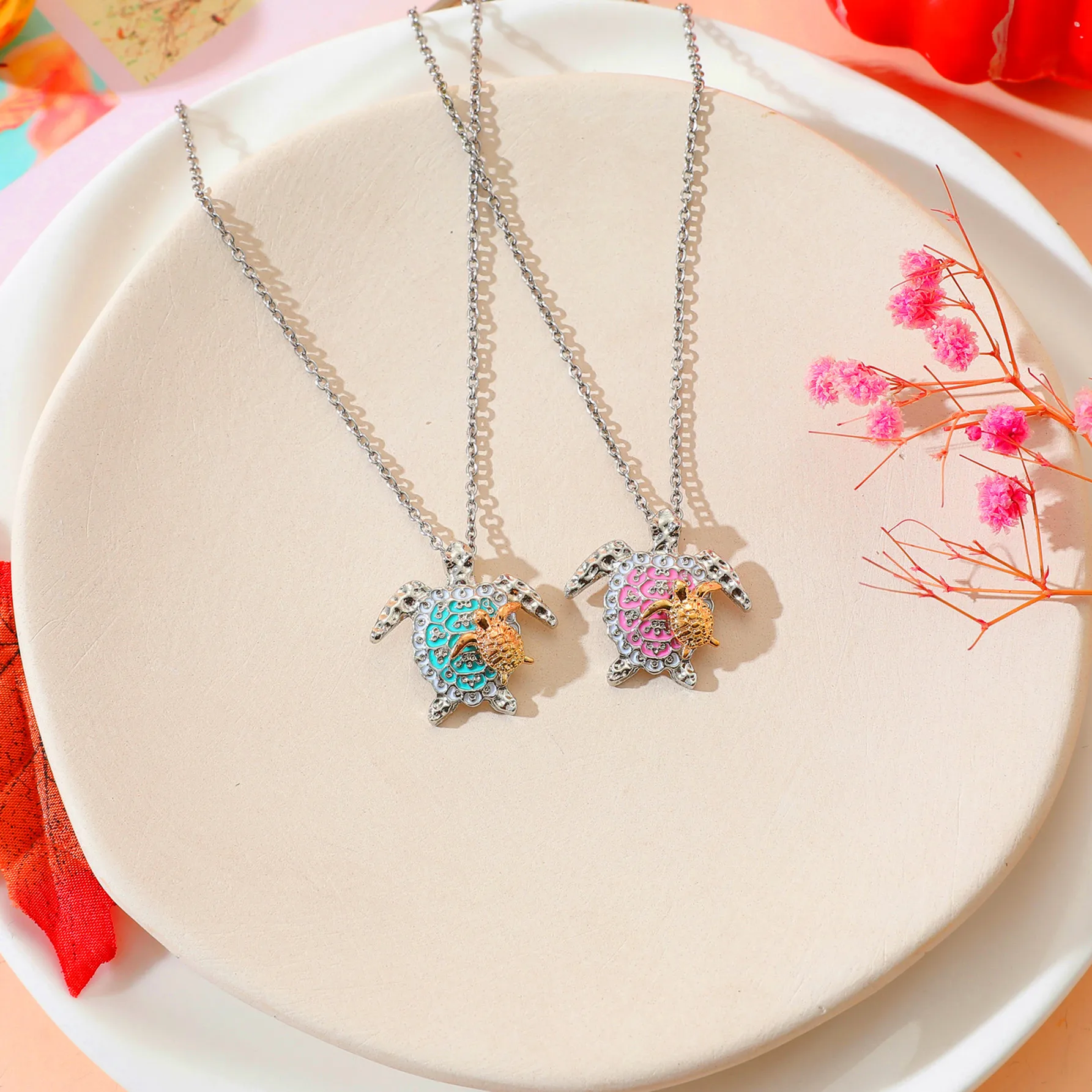 Wholesale Of New Dual Color Animal Beach Turtle Pendant Necklace For Men And Women's Versatile Jewelry