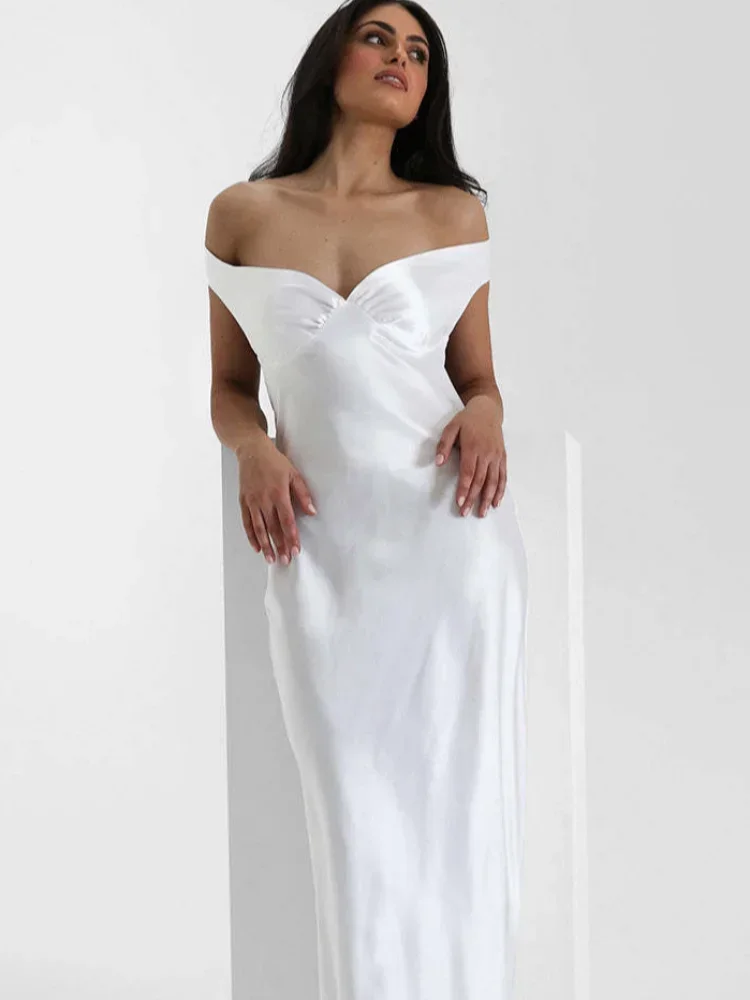 Elegante witte satijnen maxi-jurk met off-shoulder halslijn, tailleband, mouwloos, 2026, nieuwe avondjurk