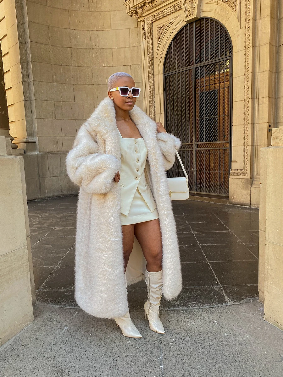 

Негабаритное пушистое эксклюзивное длинное пальто из искусственного меха с воротником с лацканами, белая градиентная старая денег, уютная чистая посадка, нечеткая парка, верхняя одежда