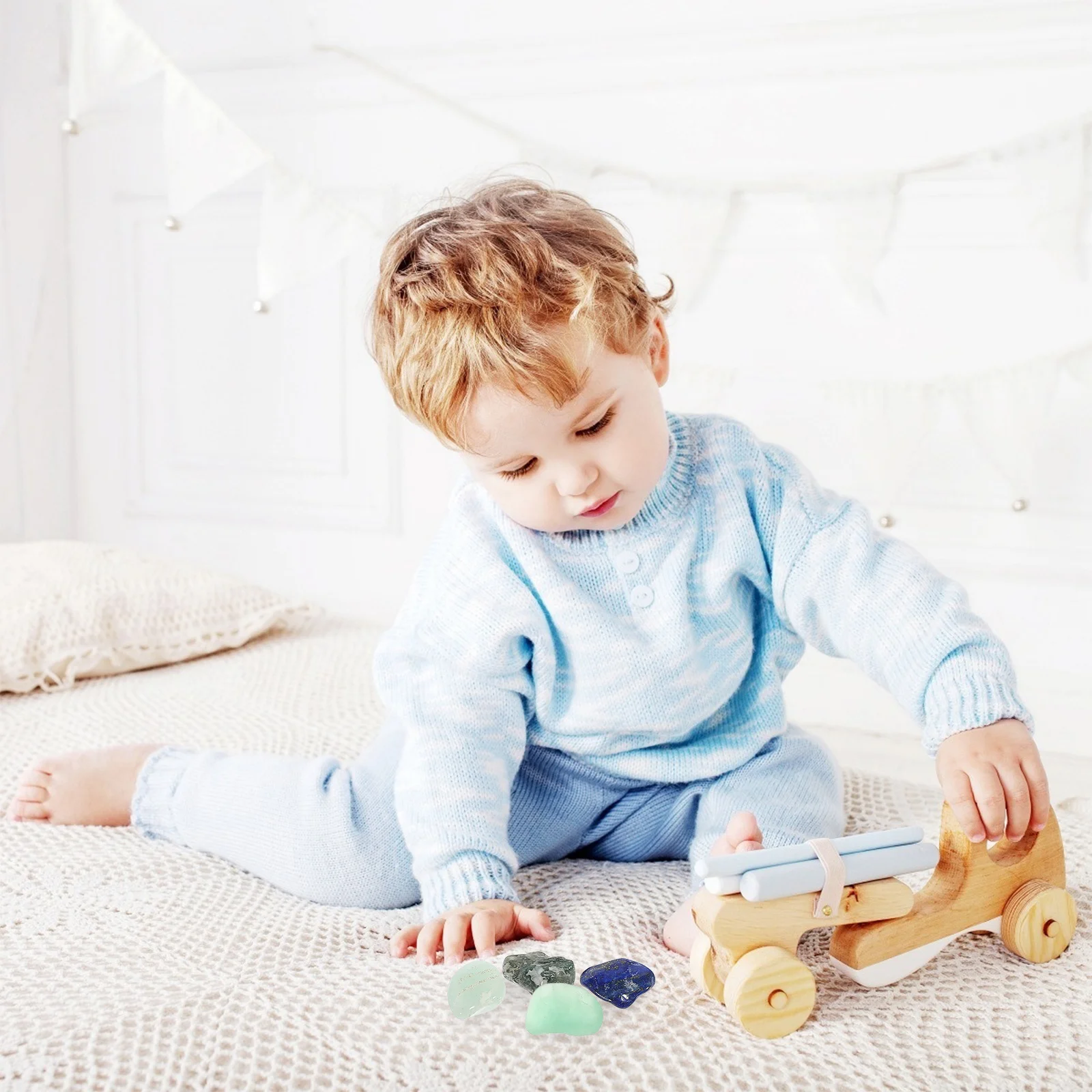 กล่องคริสตัลหินกึ่งมีค่า 1 กล่อง ตัวอย่างหินแร่ธรรมชาติขัดเงา สำหรับการศึกษาทางวิทยาศาสตร์และการสอน