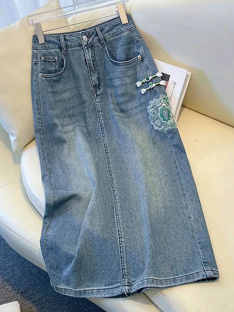 

Новая китайская джинсовая юбка А-силуэта с высокой талией для женщин, летняя, тонкая, с вышивкой и пуговицами, из смесового хлопка и полиэстера