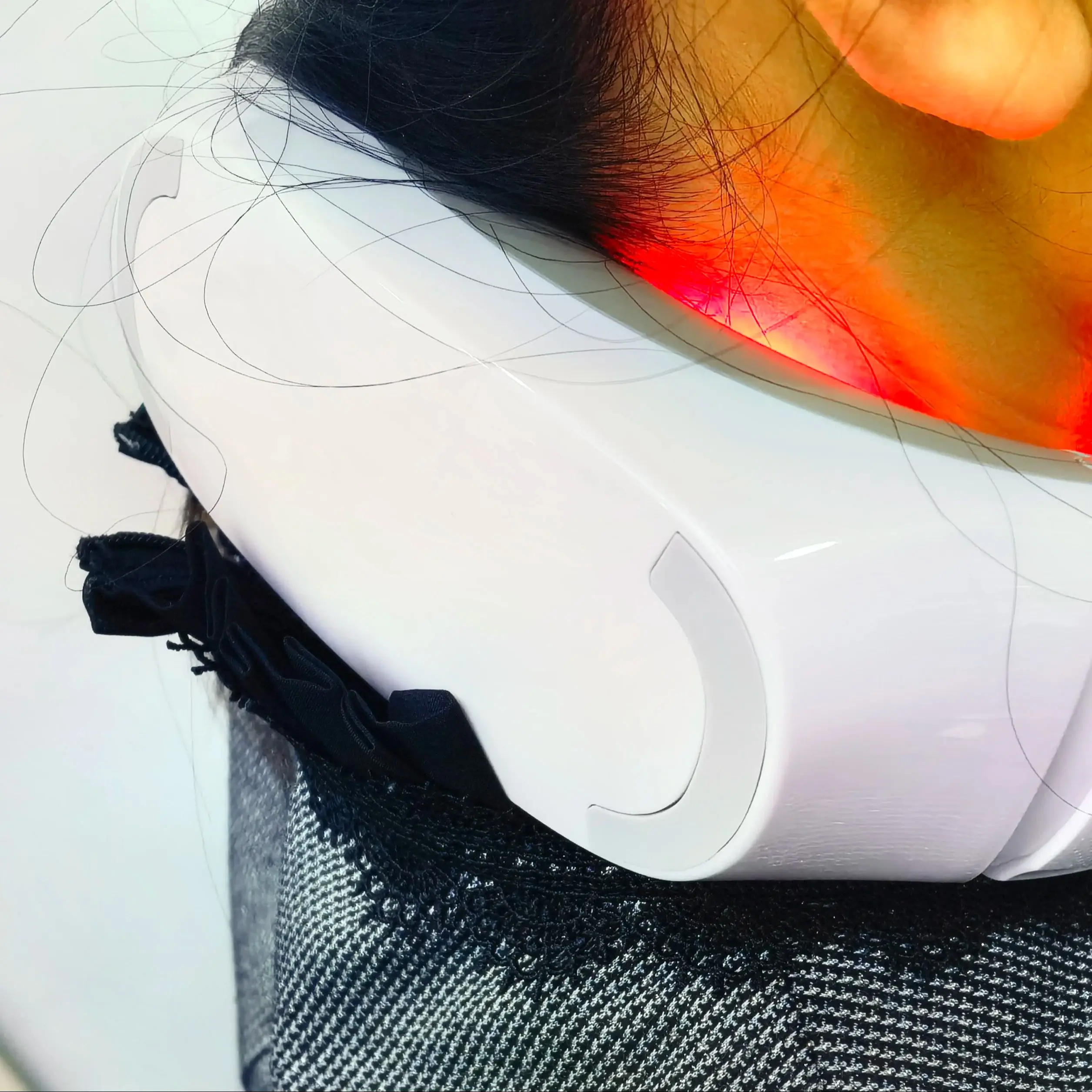 

Professional Neck Healing Device – Adjustable Red & Blue LED Light for Cervical Spondylosis & Muscle Relaxation