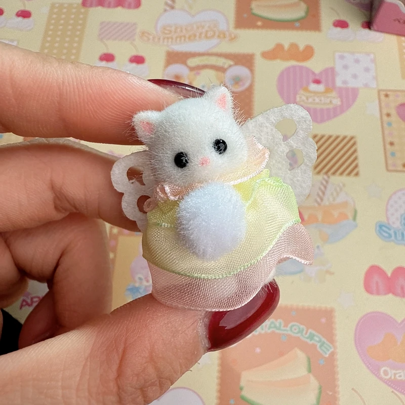 シルバニアファミリーアニメ子供のキッチン女の子のおもちゃフィギュアおもちゃ女の子かわいいキャリコクリッターズ Ternurines 小さな赤ちゃんフィギュア 2
