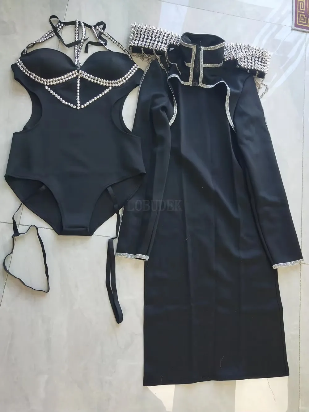 Catene con rivetti neri da donna Mantello Body 2 pezzi Abbigliamento per squadra di danza jazz Bar Discoteca Cantante Ballerino Costume per spettacoli teatrali