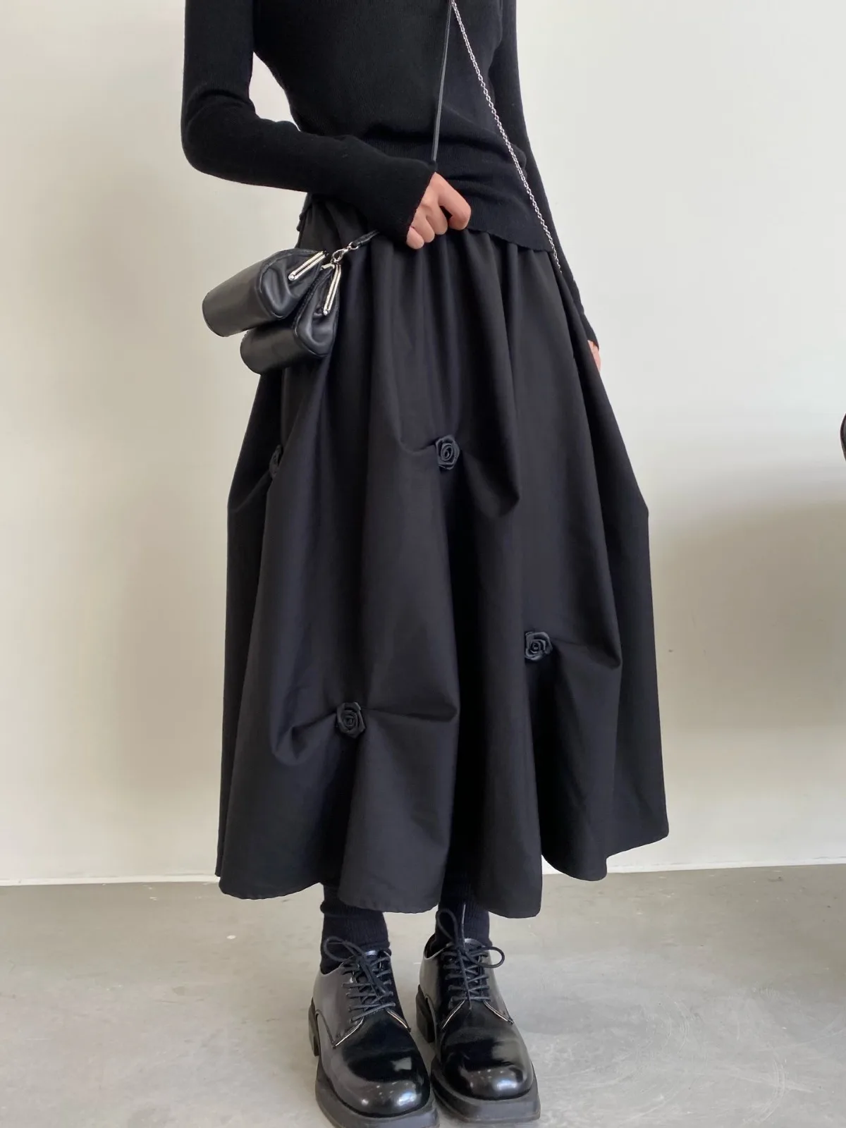 Korean Minimalist Black 3d Rose Decor Midi Skirt Women High Waist Pleated A Line Flared Long Skirt Elegant Autumn Dating Bottom