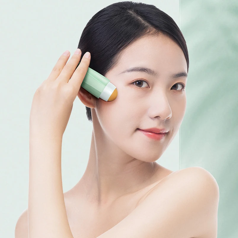 Face Oil Absorbing Roller Volcanic Stone Blemish Remover Face T-zone Oil Removing Rolling Stick Ball Reusable Face Skincare Tool