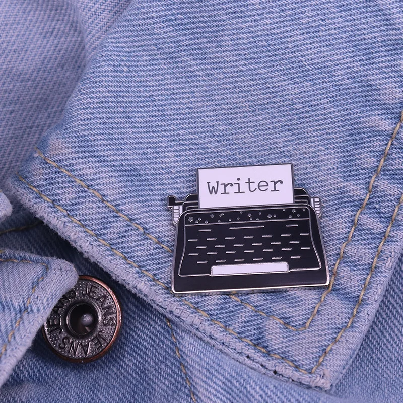 Classic Comedy Enamel Pins American Fashion TV Show Brooches for Friends Backpack Metal Lapel Pin Badges Jewelry Wholesale