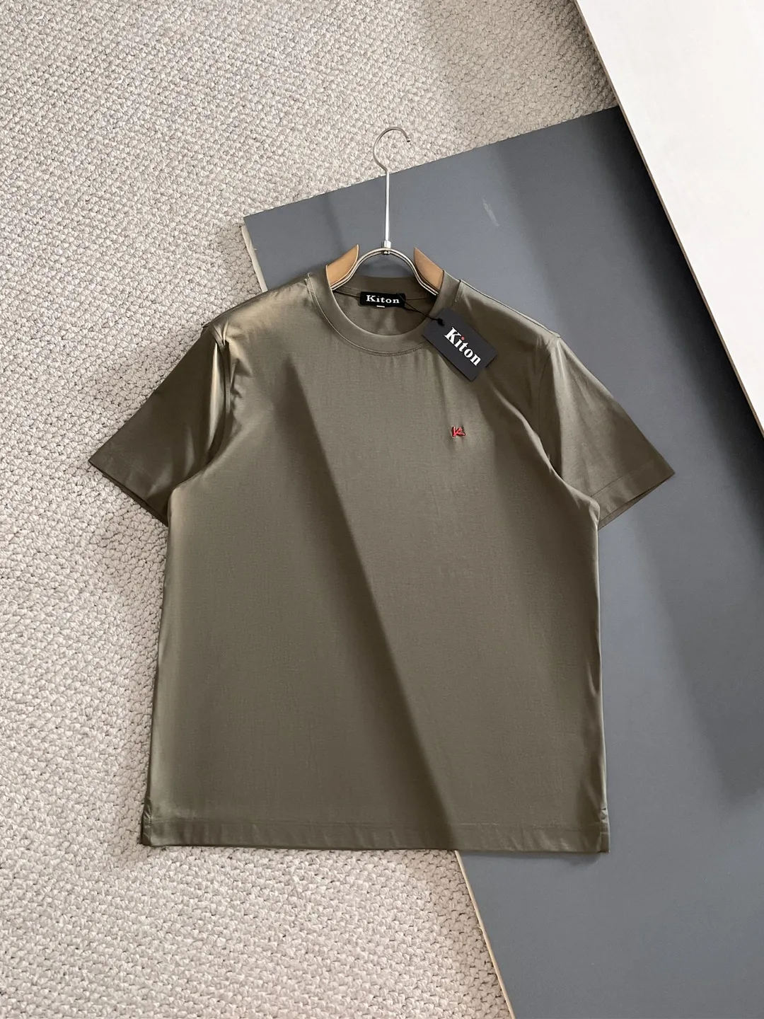 Kiton Resin Design Men's Crew Neck Short Sleeve T-Shirt