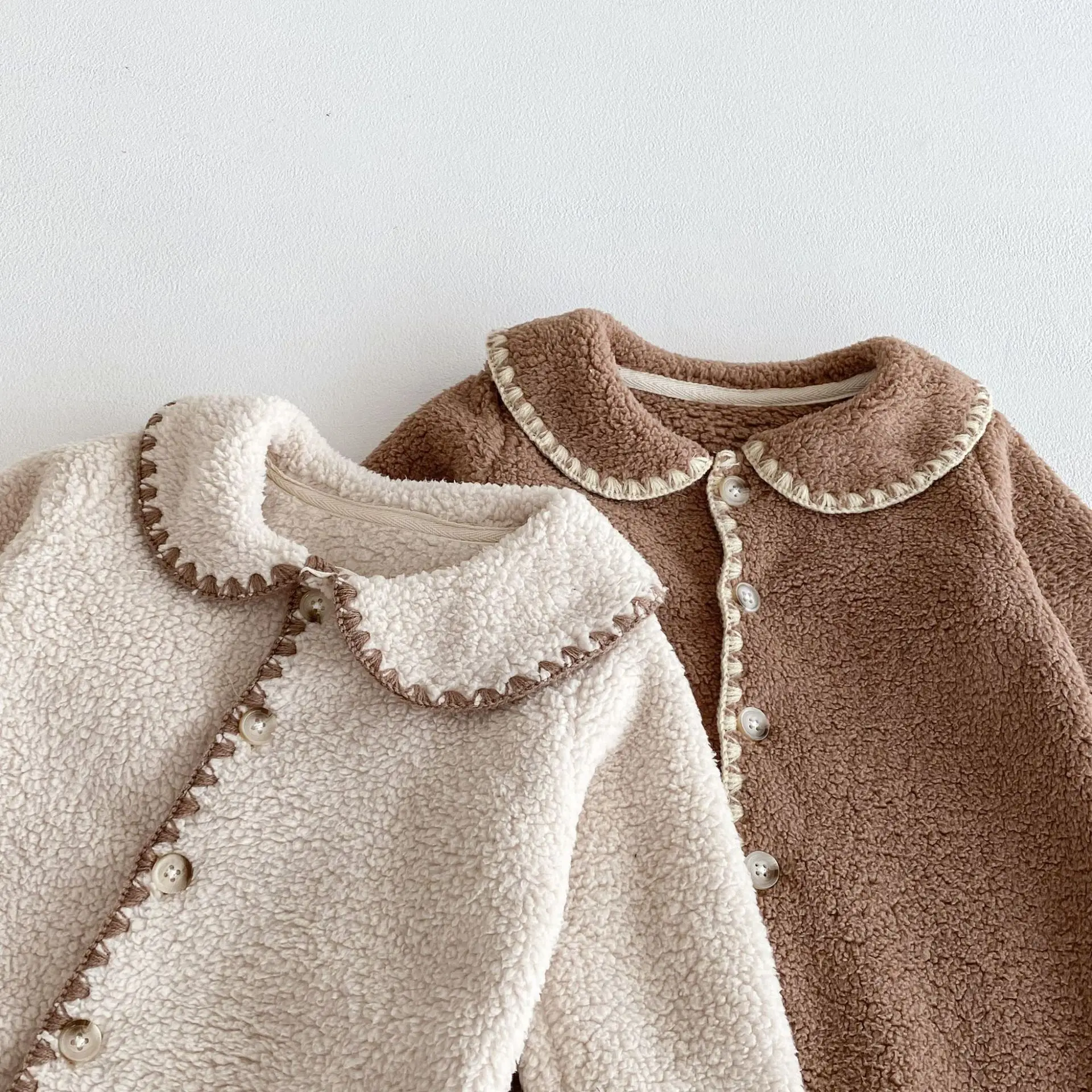 ZOETOPKID Winter-Strampler für Babys mit Revers und Fleece-Futter, langärmelig, für Jungen und Mädchen, Plüsch-Overall mit langen Ärmeln. – Detail 6