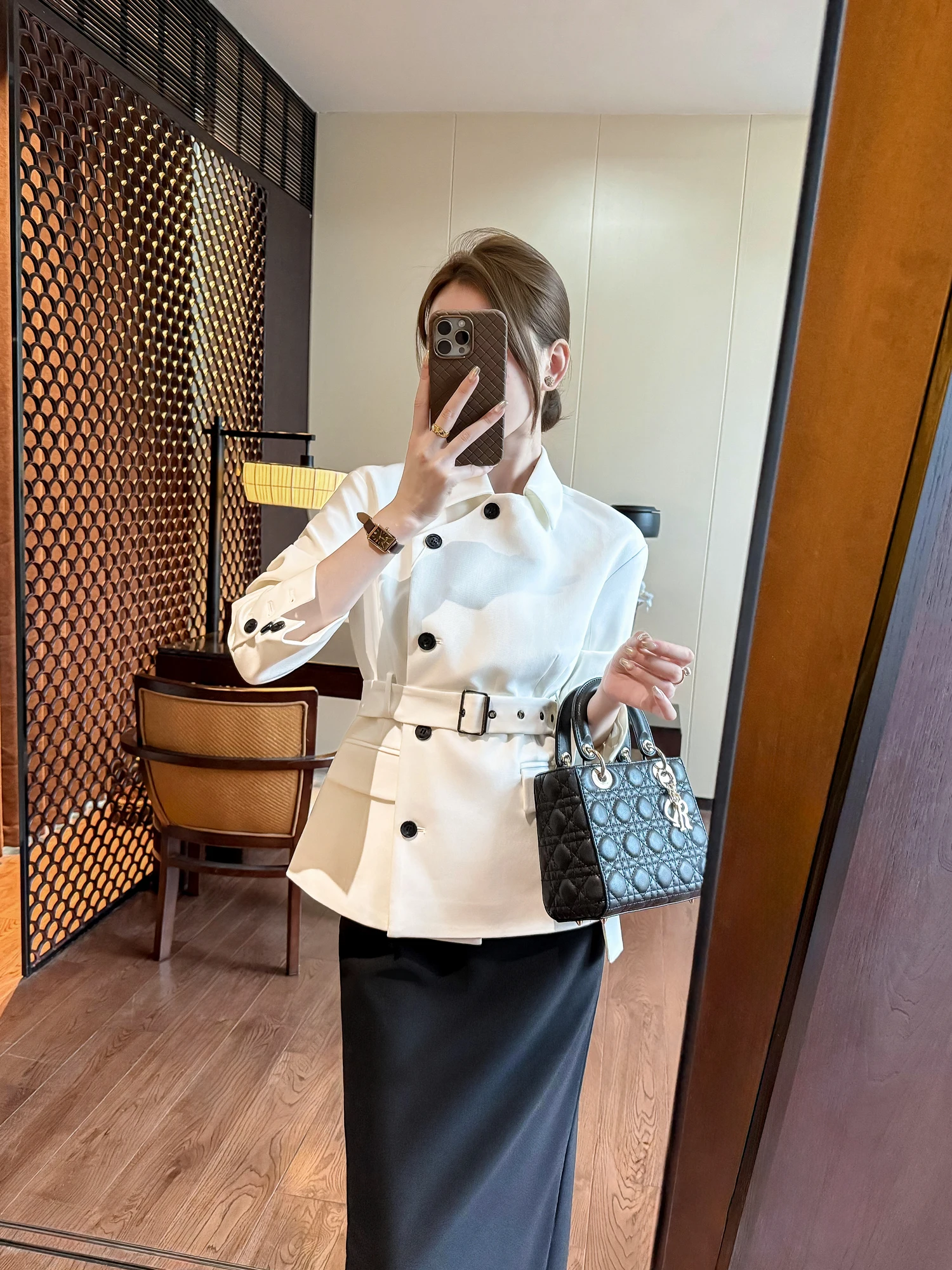 

Элегантное белое шерстяное пальто с длинными рукавами на пуговицах для деловых женщин, тонкая работа пошива, для повседневной носки