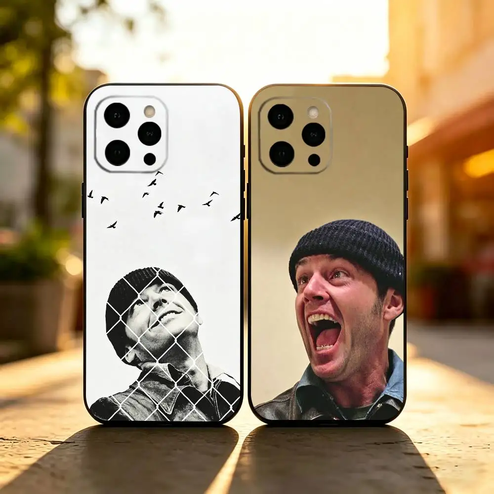 Funda de silicona suave negra con diseño de la película El vuelo del cuco para iPhone 17, 16, 15, 14, 13, 12, 11 Plus, Pro Max y otros modelos