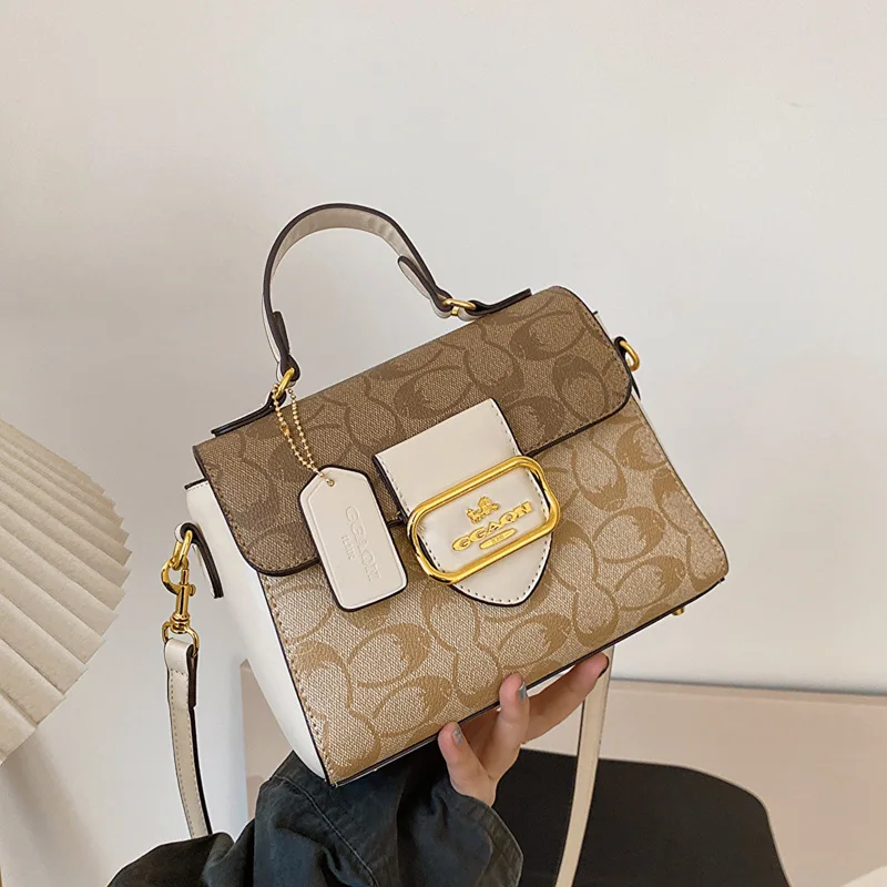 

Classic style messenger bag with large capacity and single shoulder strap design. Size: 22*10*17. Classic vintage style.