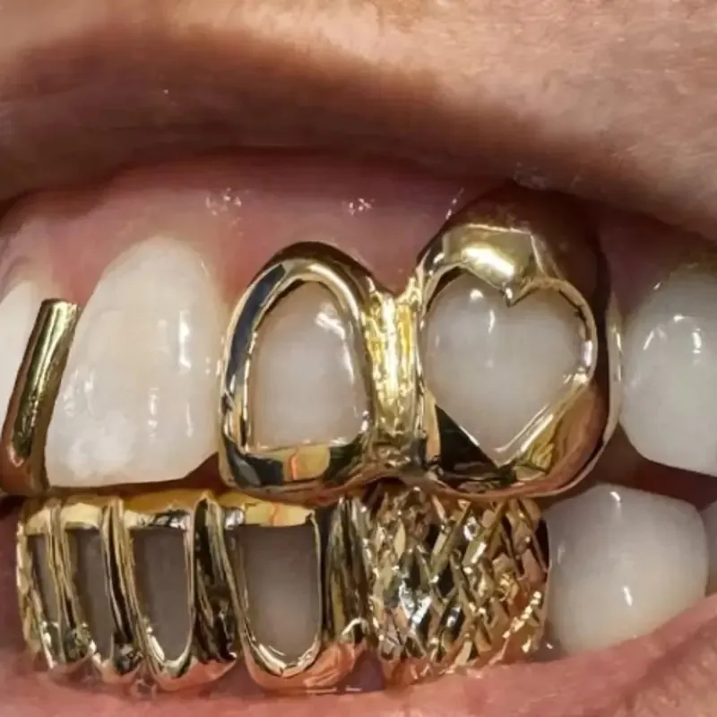 3Pcs Hip Hop Blingbling Fashionable Grillz Cool Party Hollow Heart Focus Color Plated Four Full Open Face Hollow Tooth Grillz