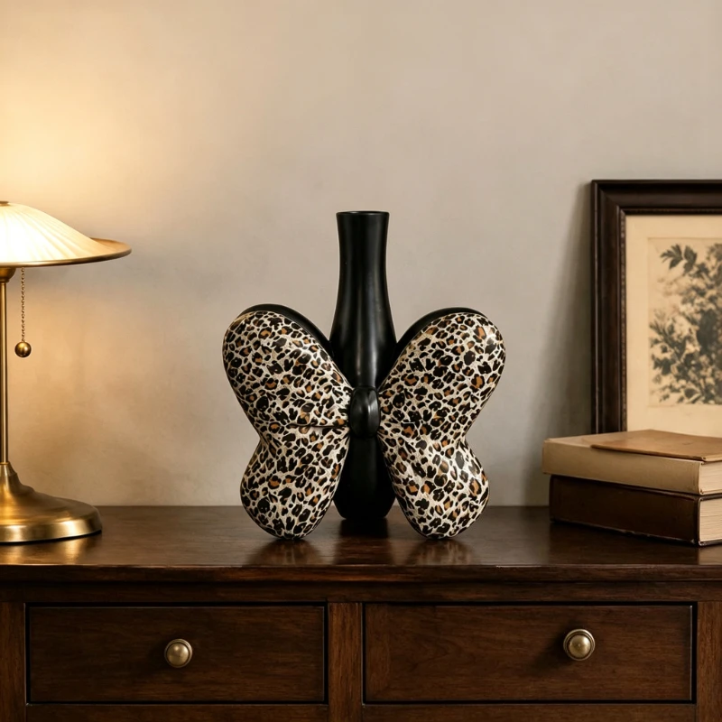 Vintage leopard print butterfly decorative vase,Unique Shaped Resin Flower Container for Entryway Desktop Floral Home Decor Gift