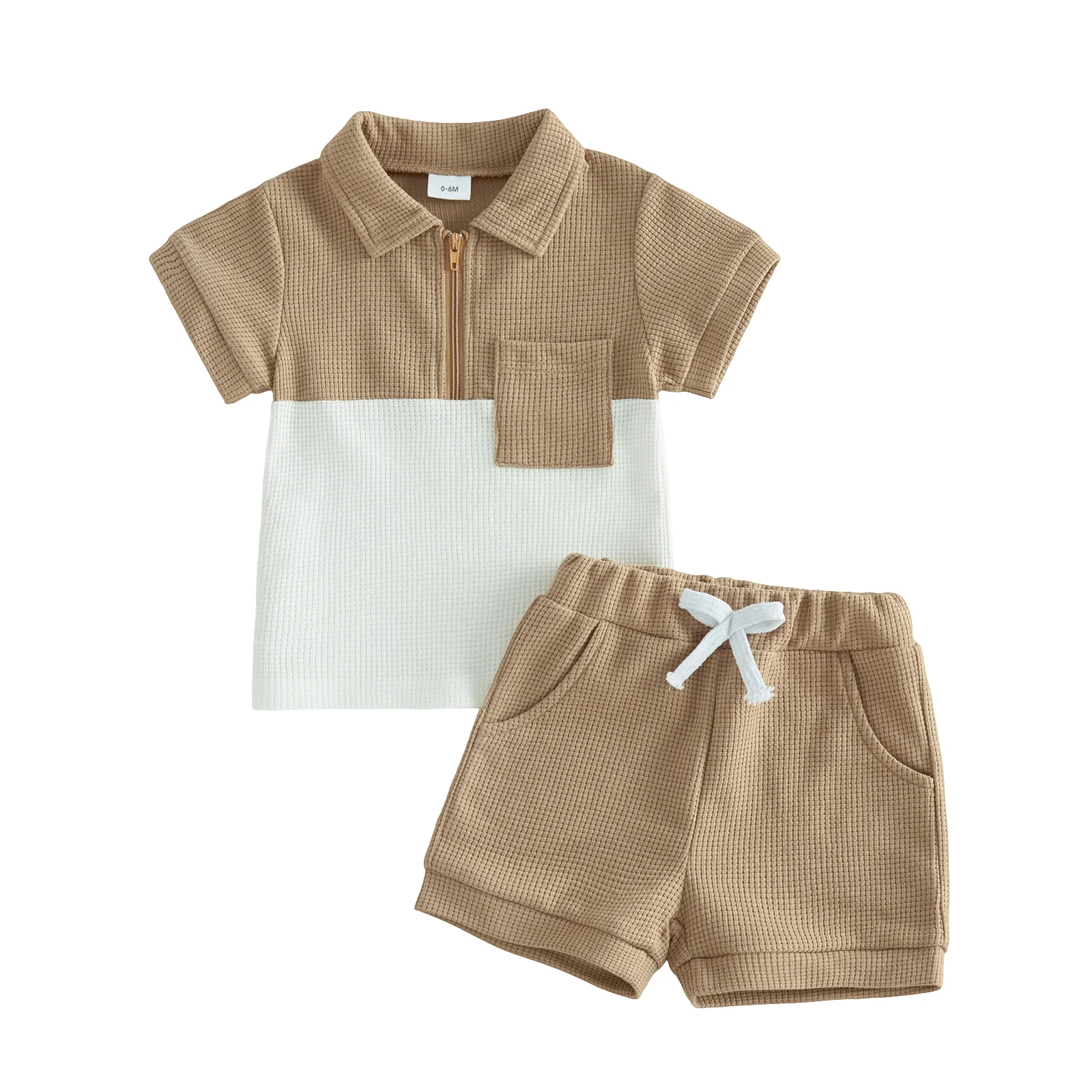 

Комплект для малышей: рубашка с коротким рукавом на молнии и контрастным воротником, однотонные шорты, летний вафельный костюм из 2 предметов