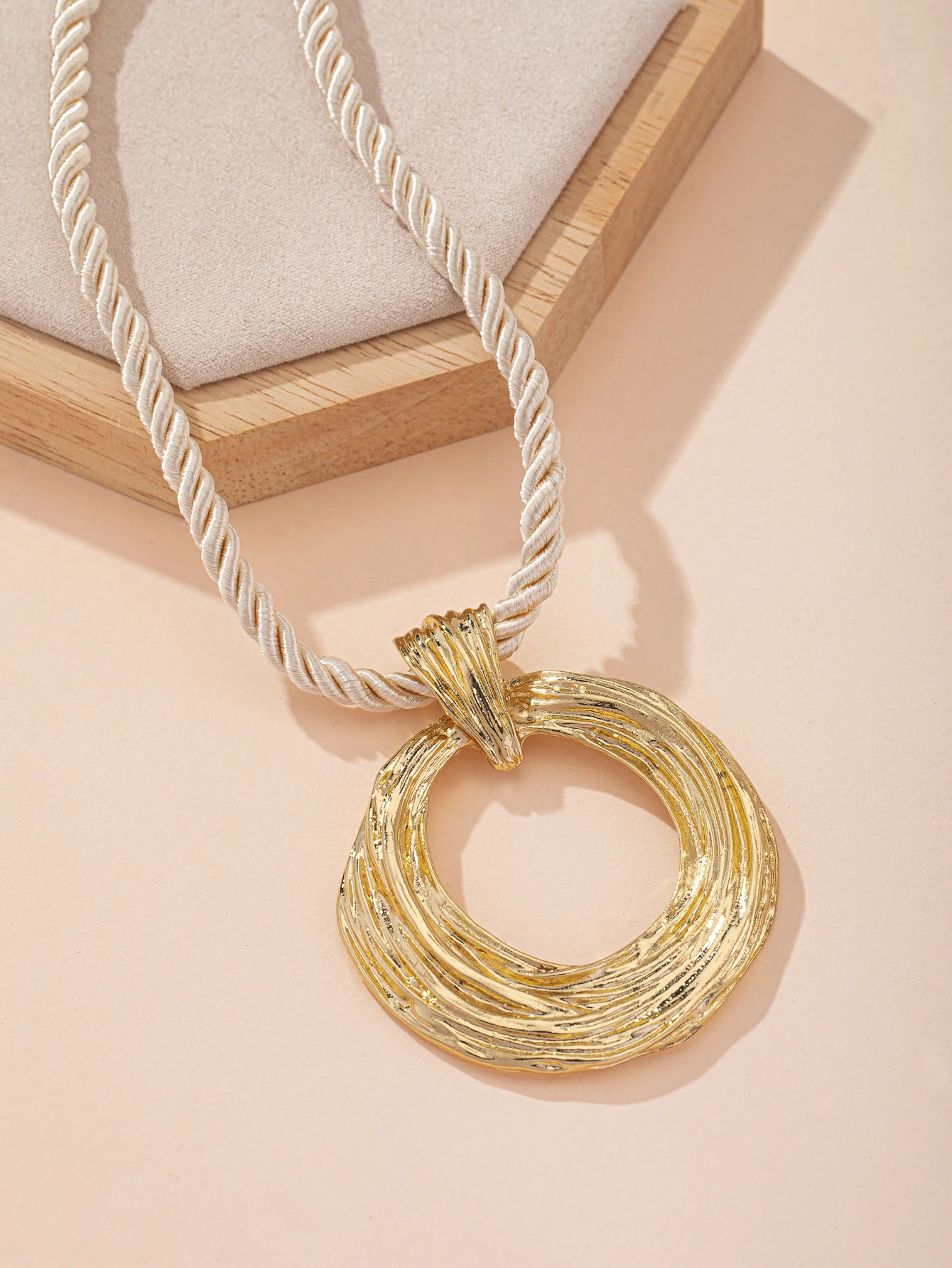 1 piece of geometric fashion elegant cross-border elegant pendant necklace