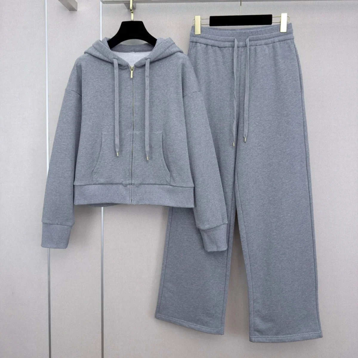 2026 High Quality Women's Short Hooded Zipper Hoodie Wide Leg Pants Two Piece Set--2692866