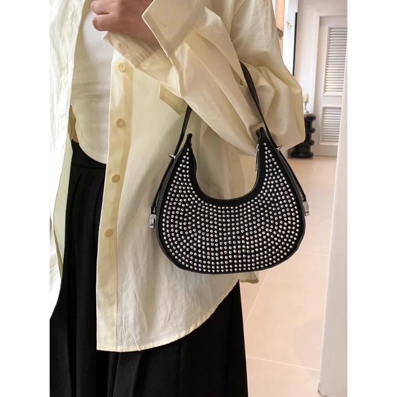 Fashion Female Diamonds Evening Underarm Bag Chain Rhinestones Solid Color Shoulder Bag Lady Semicircular Party Wedding Handbags