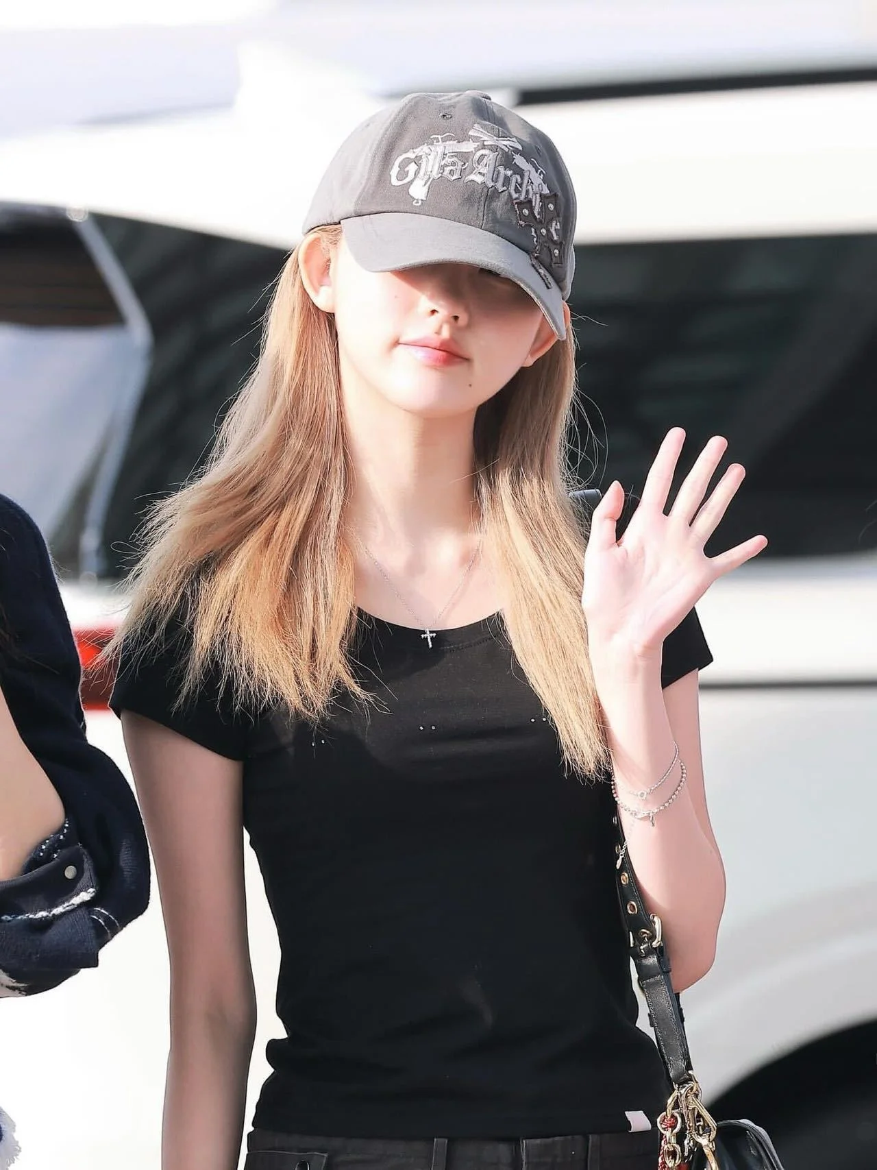 

Slim Fit ort Sve T-irt Women's Summer Faion Korean Sle Diamond Pasted Crossbody Print Cotton Blend Top