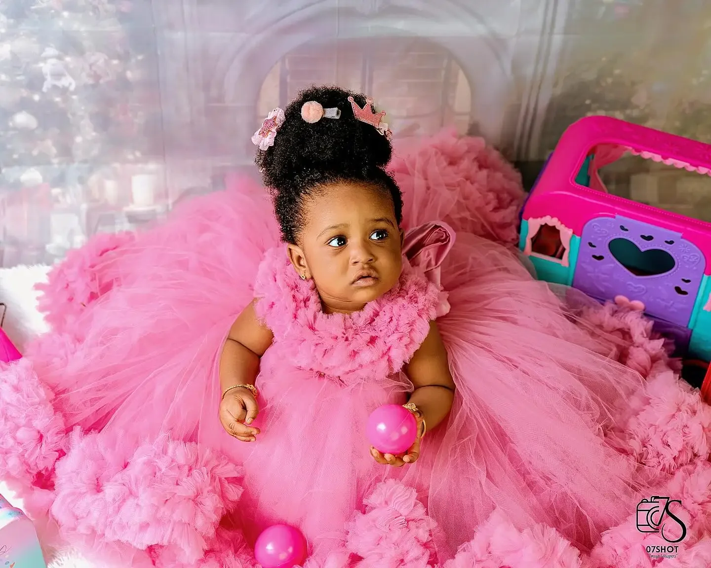 

Hot Pink Flower Girl Dresses Customized Ruffles Baby Ball Gown First Communion Dress Birthday Photos Shoot Gowns for Party